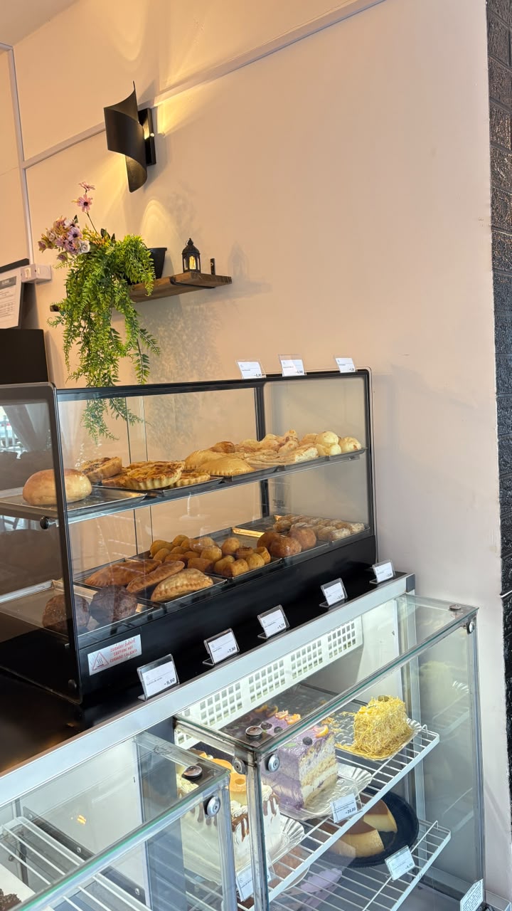 Salgados e pães fresquinhos